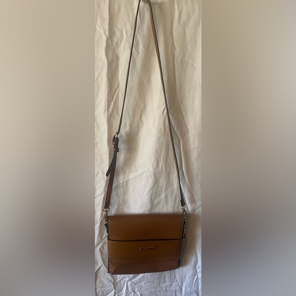 Steve Madden Brown/Tan  Crossbody Bag Steve Madden Tan Leather Crossbody NWOT - Picture 8 of 10